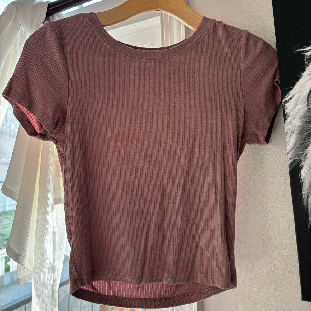 Shirt sleeve tight fit crop top